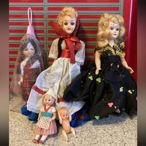 Lot of 5 Vintage Plastic Dolls